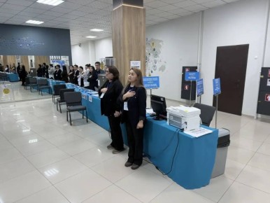 15 марта 2026 года секретарь Избирательной комиссии Орловской области Екатерина Гетманцева и начальник управления по вопросам организации избирательного процесса Избирательной комиссии Орловской области Екатерина Поликарова...