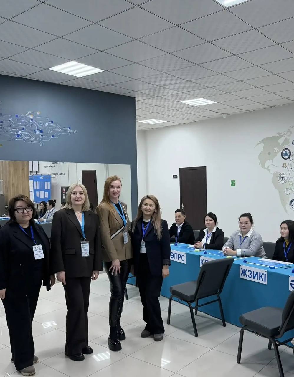 15 марта 2026 года секретарь Избирательной комиссии Орловской области Екатерина Гетманцева и начальник управления по вопросам организации избирательного процесса Избирательной комиссии Орловской области Екатерина Поликарова... 15 марта 2026 года секретарь Избирательной комиссии Орловской области Екатерина Гетманцева и начальник управления по вопросам организации избирательного процесса Избирательной комиссии Орловской области Екатерина Поликарова...