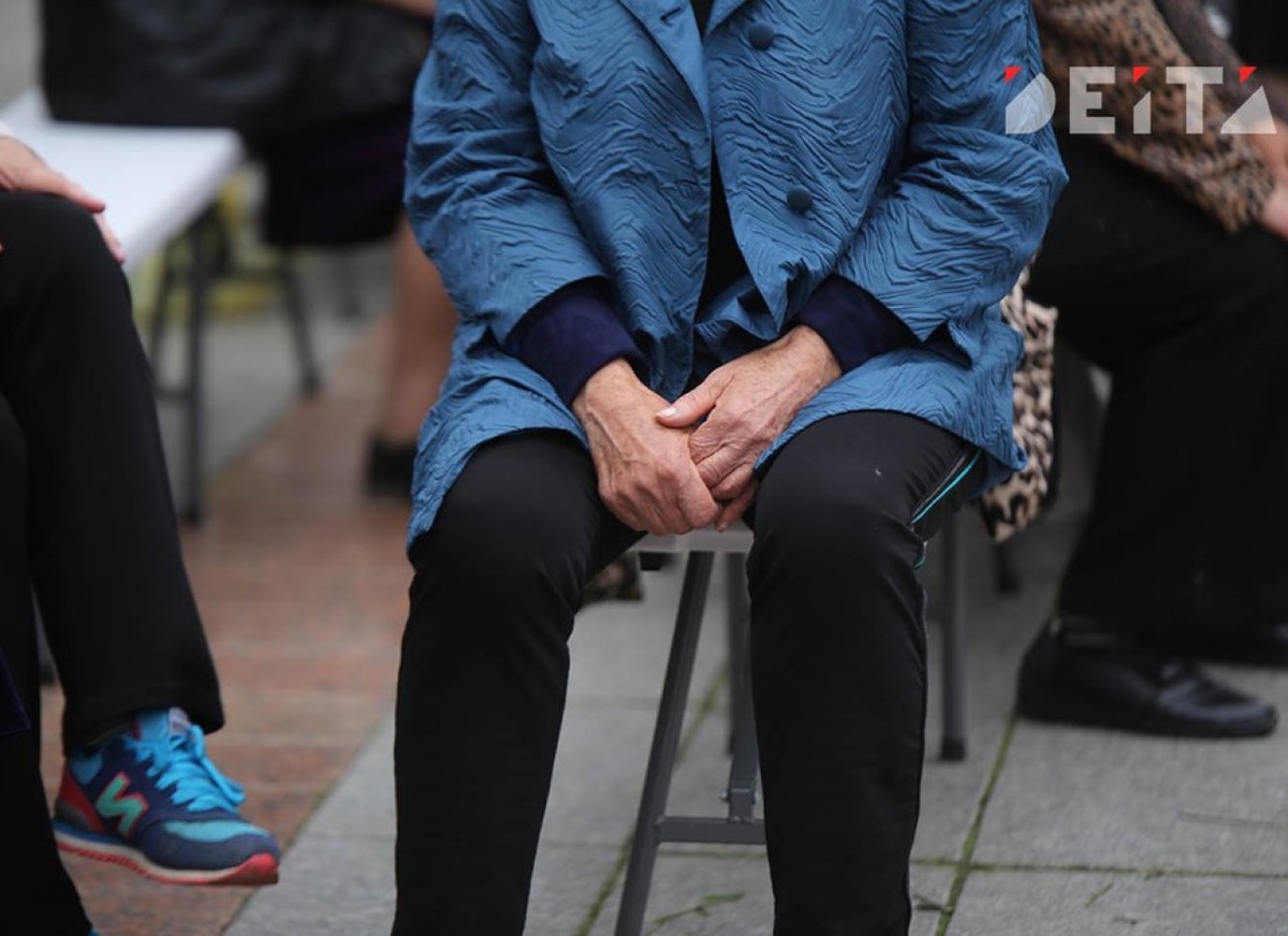 Пенсионеры с 25-летним стажем: какие дополнительные льготы и надбавки можно получить?