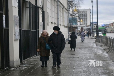 Свердловские пенсионеры старше 80 лет получают двойную выплату