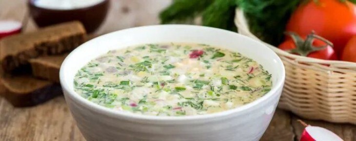 Невероятная окрошка на кефире: легкий и низкокалорийный рецепт для жаркого лета