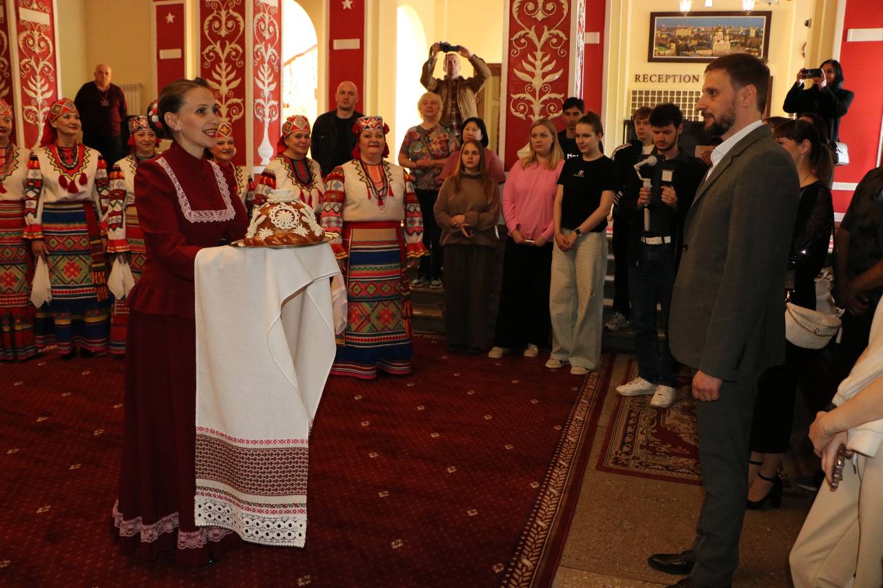 В День работника культуры Избирательная комиссия Орловской области адресует слова искренней признательности давним и надежным партнерам В День работника культуры Избирательная комиссия Орловской области адресует слова искренней признательности давним и надежным партнерам