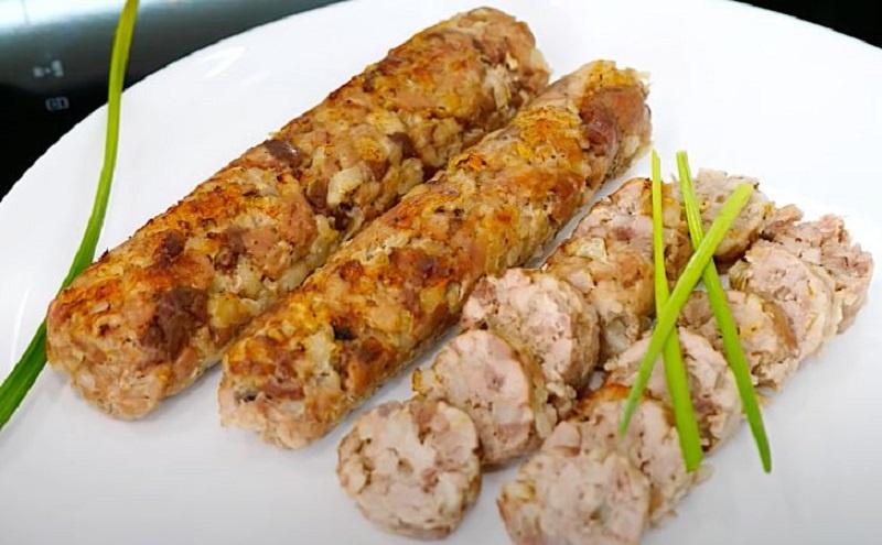 Как легко приготовить домашние колбаски в духовке: идеальный рецепт без хлопот