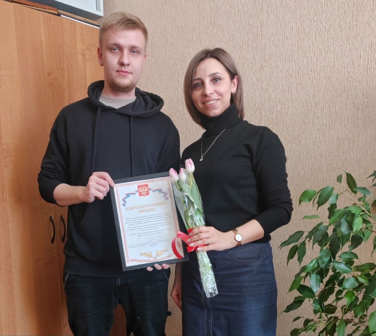 Сегодня мы хотим поделиться с вами историей, которая проникает в самое сердце, заставляя задуматься о силе духа, семейных узах и безграничной любви Сегодня мы хотим поделиться с вами историей, которая проникает в самое сердце, заставляя задуматься о силе духа, семейных узах и безграничной любви