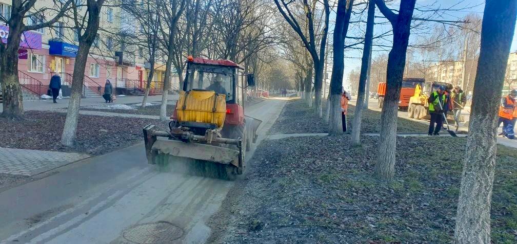 Время наводить порядок: «Спецавтобаза» усиливает темпы уборки Время наводить порядок: «Спецавтобаза» усиливает темпы уборки