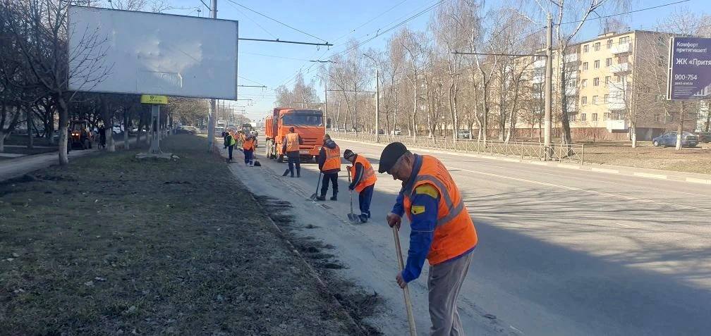 Время наводить порядок: «Спецавтобаза» усиливает темпы уборки Время наводить порядок: «Спецавтобаза» усиливает темпы уборки