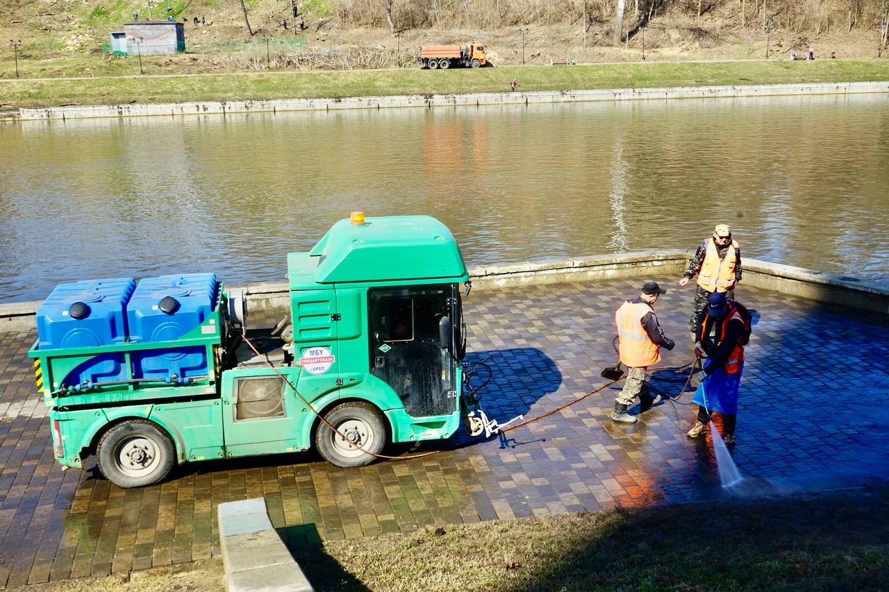 Юрий Парахин: Приводим набережную Орла в порядок после паводка Юрий Парахин: Приводим набережную Орла в порядок после паводка