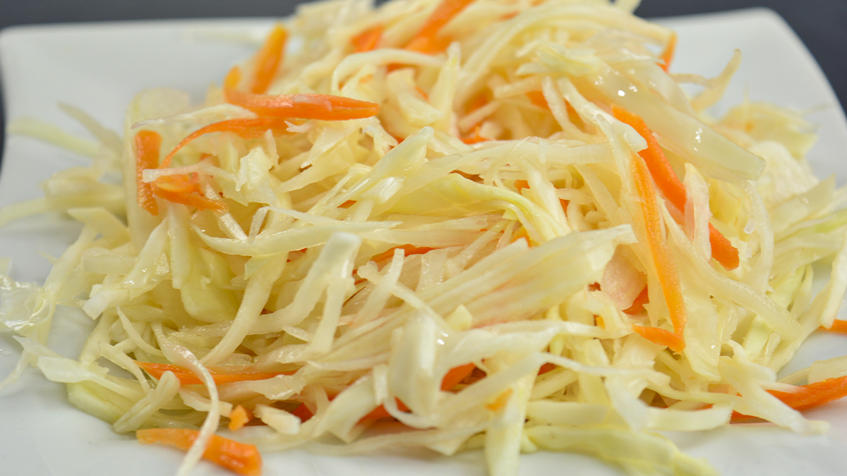 Квашеная капуста: секреты приготовления хрустящей закуски