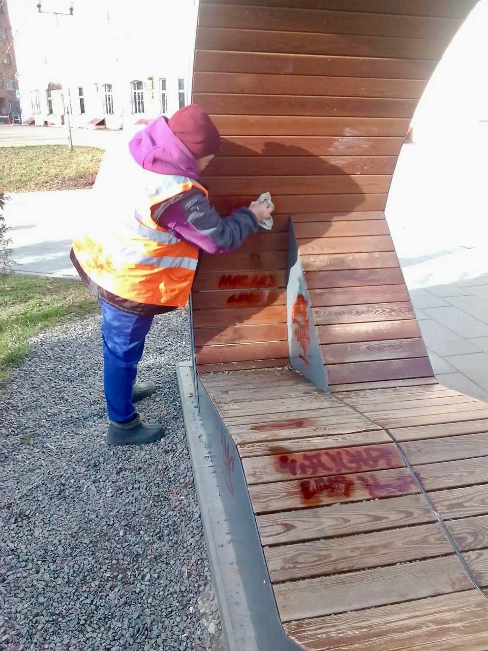 В Орле продолжается масштабная весенняя уборка: на улицы вышли десятки единиц техники и более 100 уборщиков В Орле продолжается масштабная весенняя уборка: на улицы вышли десятки единиц техники и более 100 уборщиков