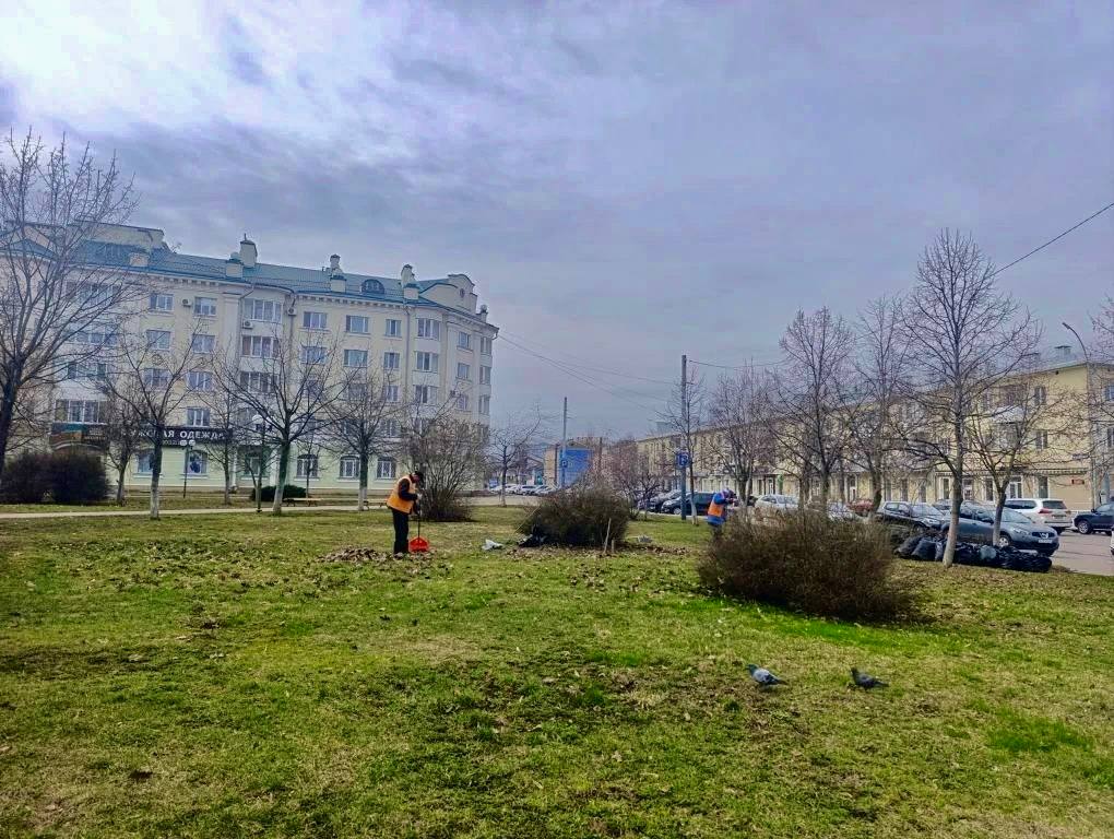 В Орле продолжается масштабная весенняя уборка: на улицы вышли десятки единиц техники и более 100 уборщиков В Орле продолжается масштабная весенняя уборка: на улицы вышли десятки единиц техники и более 100 уборщиков