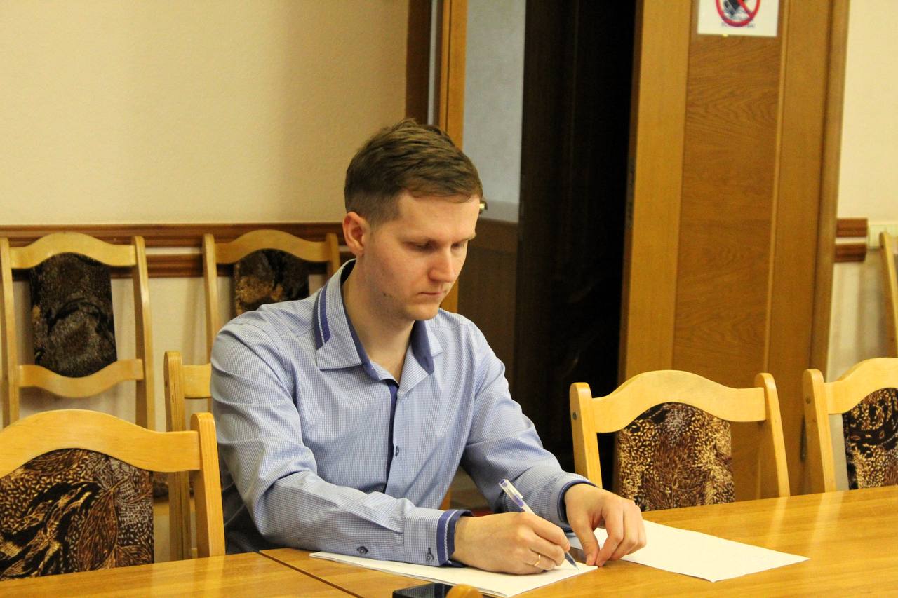 Город готовится к праздникам: управляющим компаниям поручено усилить уборку во дворах Город готовится к праздникам: управляющим компаниям поручено усилить уборку во дворах