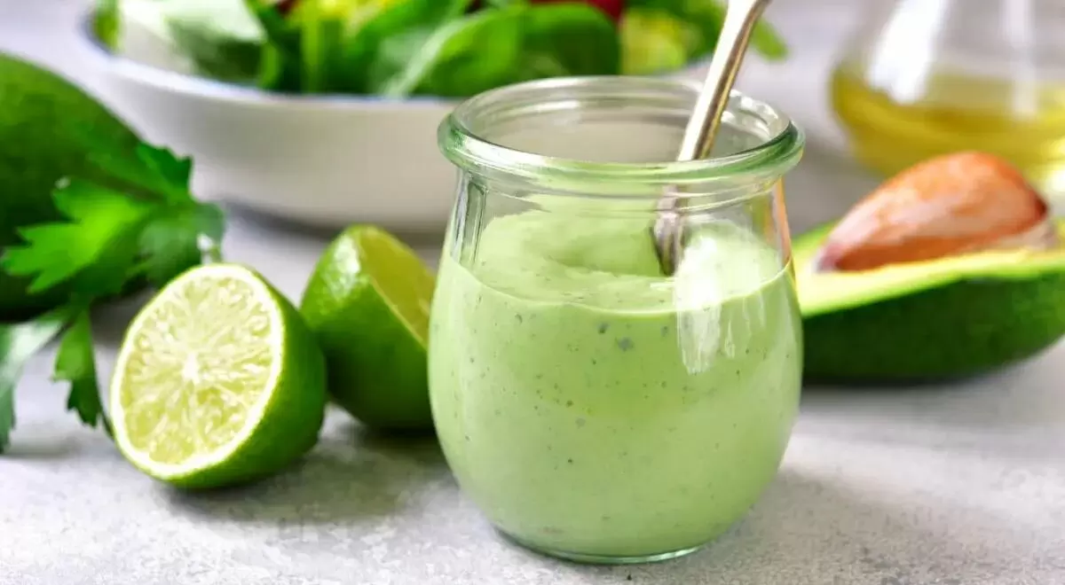 Секретный соус для легкости: как сделать салат полезным и вкусным