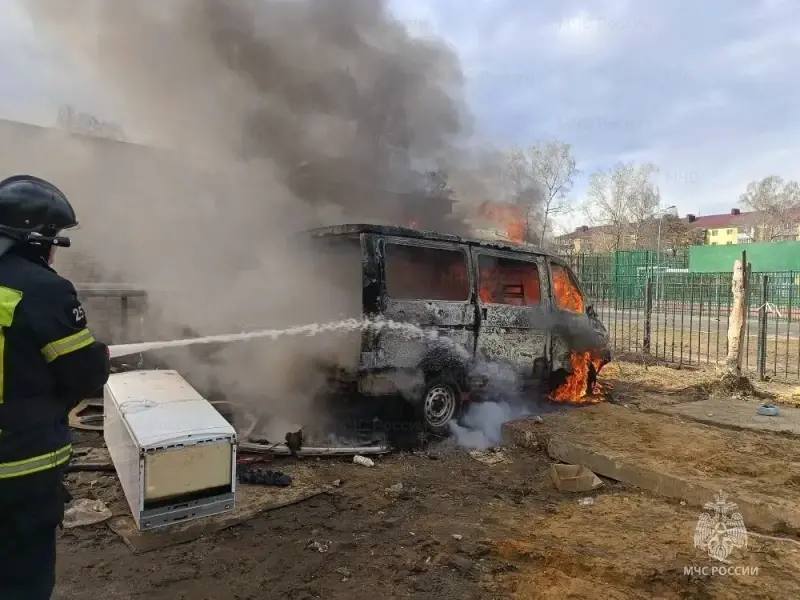 В Орле на улице Матвеева сгорел «Соболь»