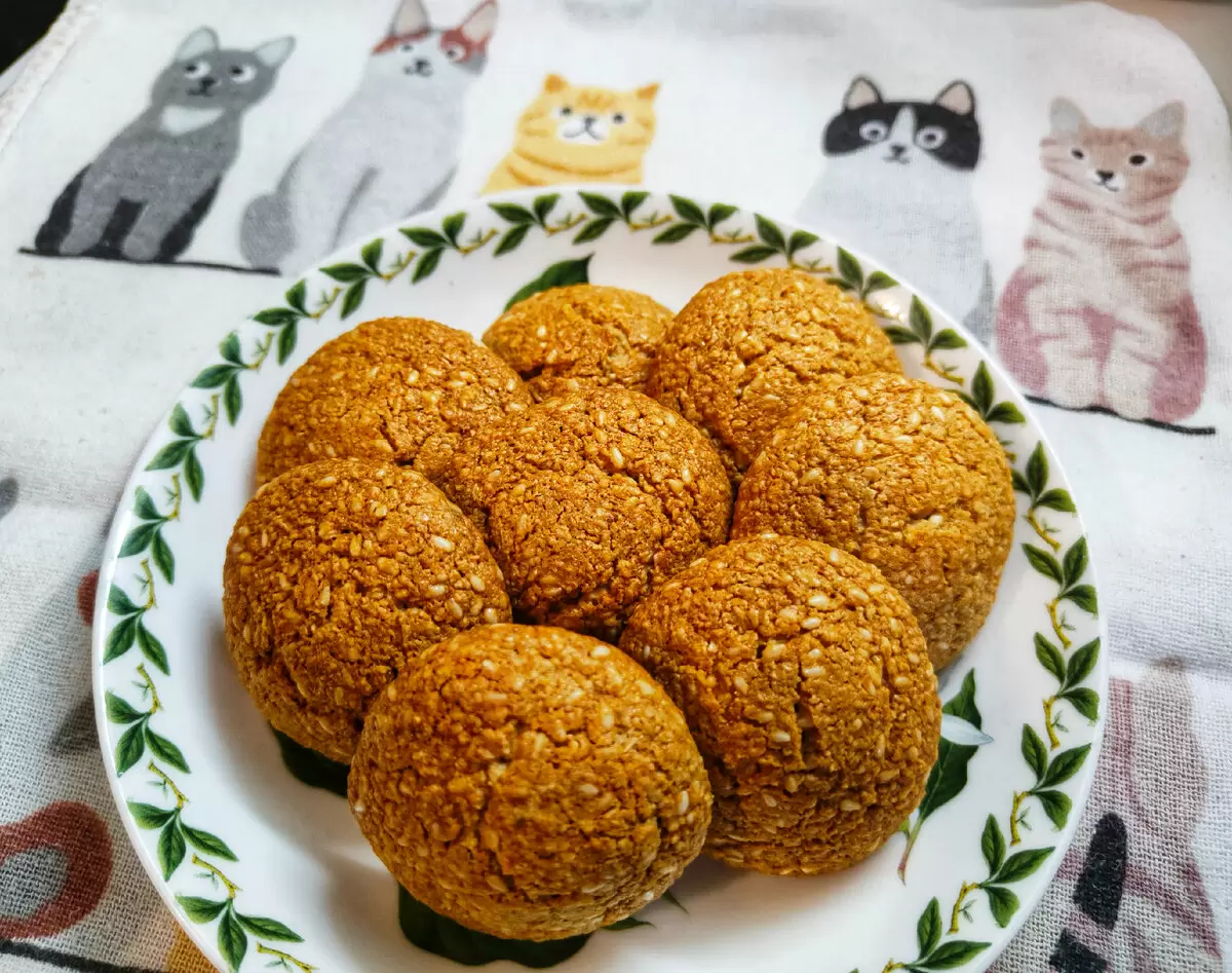 Создайте вкусное овсяное печенье с кунжутом