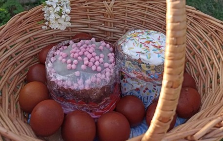 Сравнение цен на пасхальные куличи: покупать или печь дома?