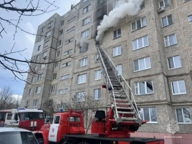 В Мценске в многоквартирном доме произошел пожар
