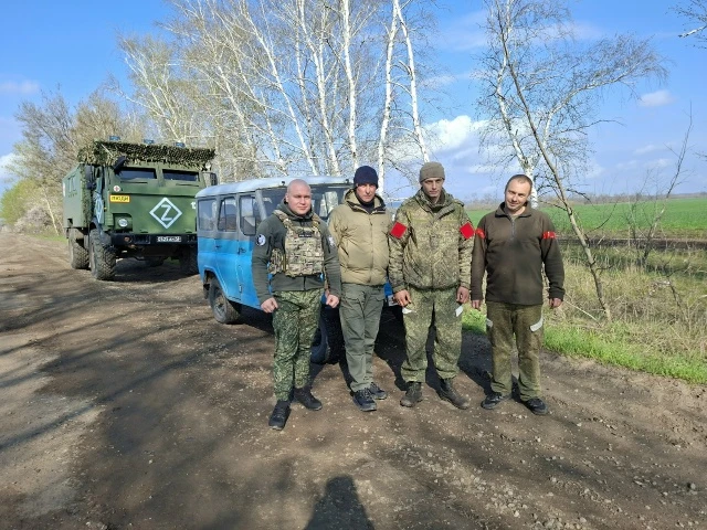 6 тонн гуманитарки и автомобиль УАЗ отвезли из Покровского района бойцам СВО