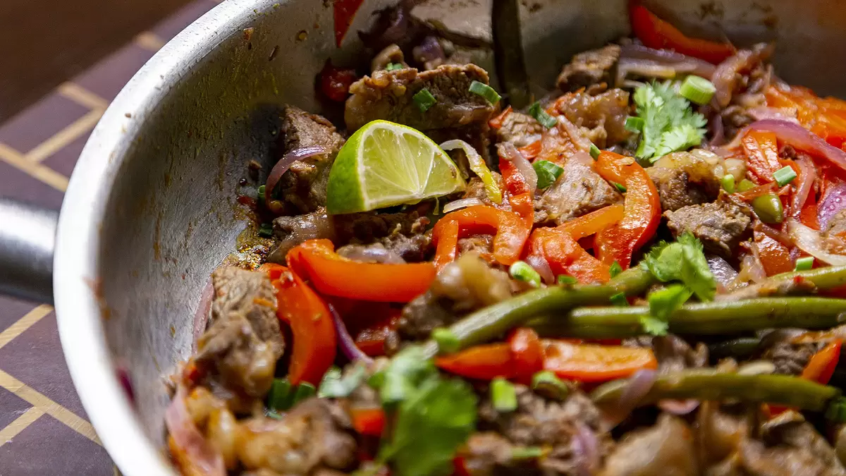 Неповторимый фламбе из говядины с текилой: праздник для гурманов