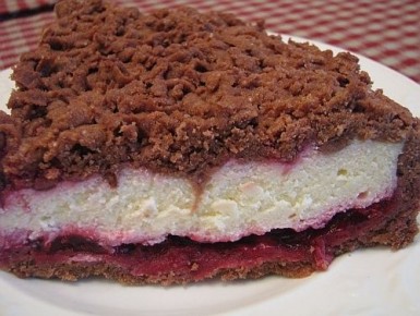 Творожный пирог с вишней и какао