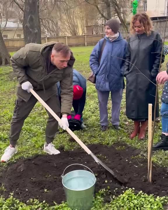 Зелёный памятник искусству: в Орле заложили Театральную аллею