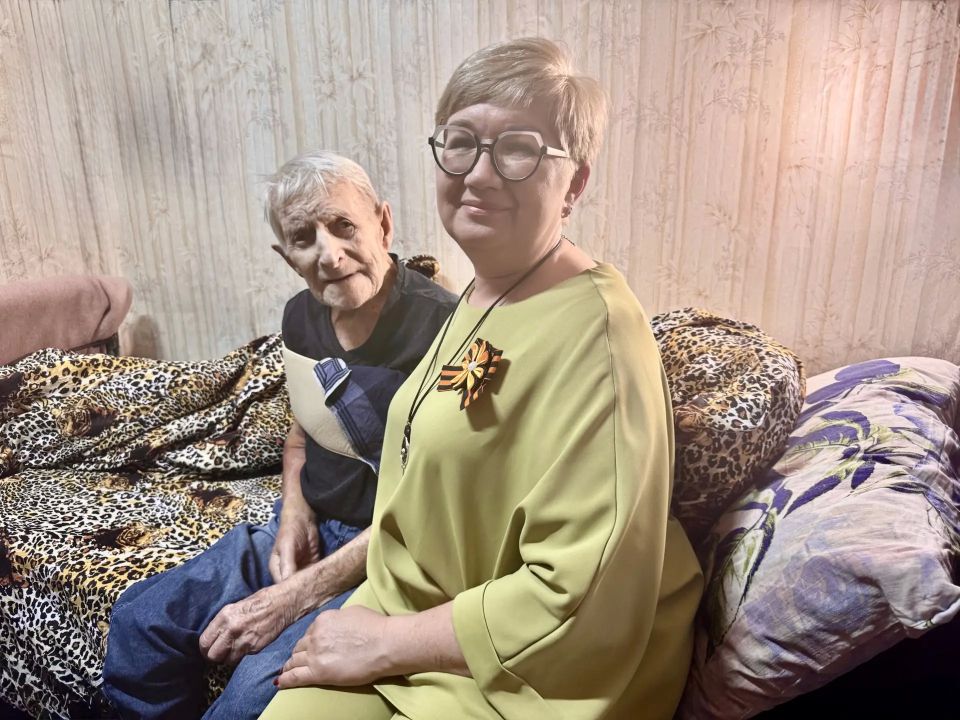 Человек труда и фронтовой доблести: в Орле поздравили ветерана Алексея Левова с наступающим Днём Победы