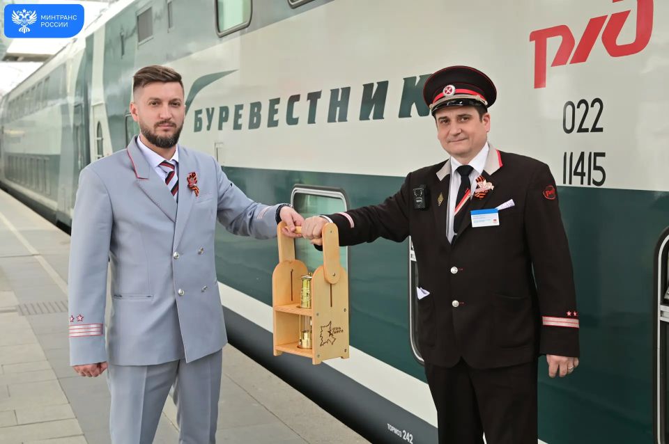 Железнодорожники поддержали акцию Народного фронта «Огонь памяти» Железнодорожники поддержали акцию Народного фронта «Огонь памяти»