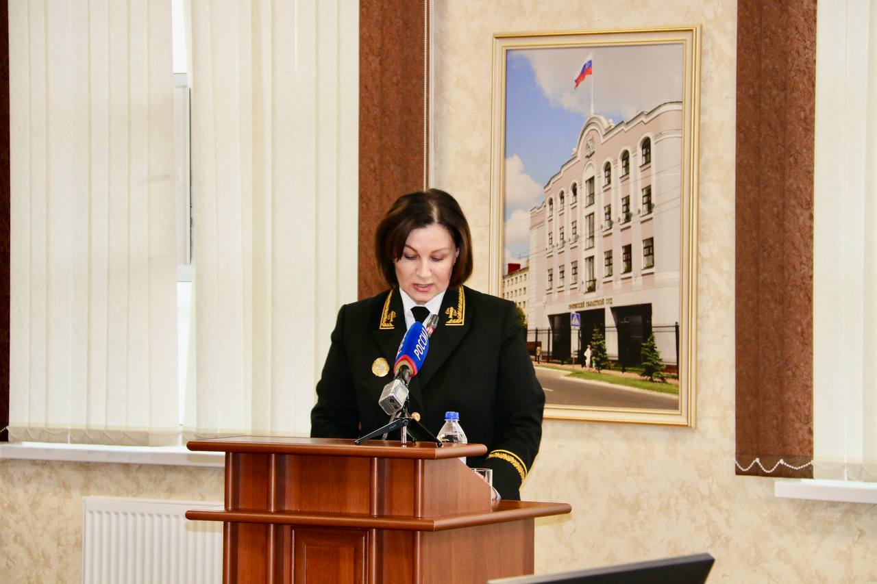 В Орле издан сборник материалов о защите прав несовершеннолетних В Орле издан сборник материалов о защите прав несовершеннолетних