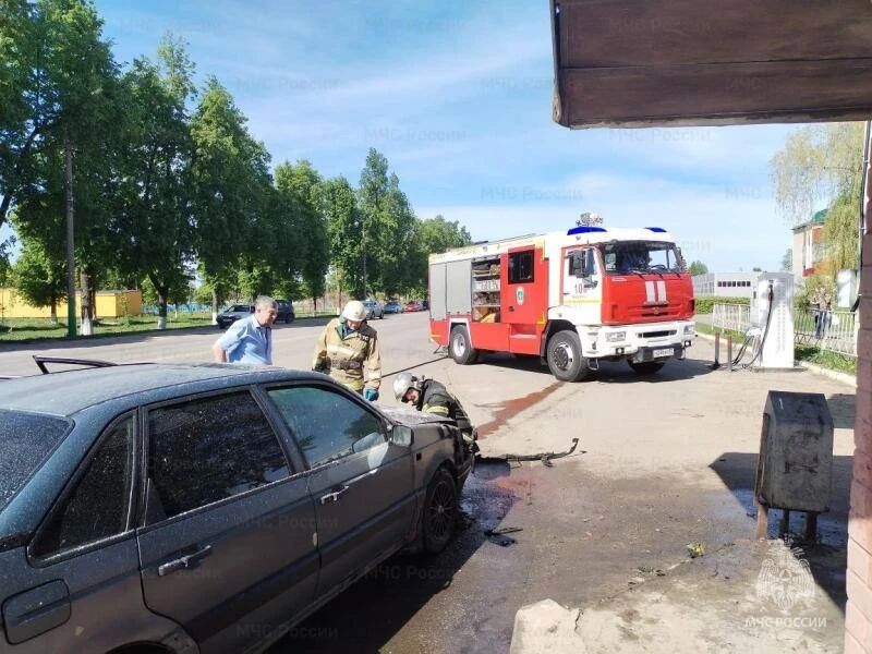 За сутки сотрудники МЧС России выезжали 17 раз: тушение пожаров, изъятие ВОП и помощь населению За прошедшие сутки орловские пожарно-спасательные подразделения выезжали 17 раз, из них 8 выездов на ликвидацию возгораний и 9... За сутки сотрудники МЧС России выезжали 17 раз: тушение пожаров, изъятие ВОП и помощь населению За прошедшие сутки орловские пожарно-спасательные подразделения выезжали 17 раз, из них 8 выездов на ликвидацию возгораний и 9...