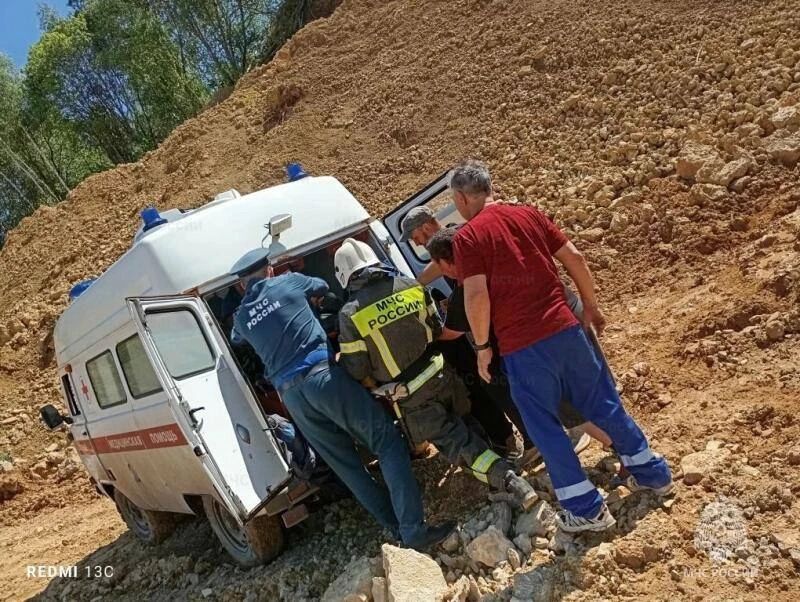 Благополучная операция по спасению питбайкера Вчера в 13.03 на телефон 112 поступило тревожное сообщение о том, что в районе деревни Железница Мценского района упал и сломал ногу мужчина, который ездил по бездорожью... Благополучная операция по спасению питбайкера Вчера в 13.03 на телефон 112 поступило тревожное сообщение о том, что в районе деревни Железница Мценского района упал и сломал ногу мужчина, который ездил по бездорожью...