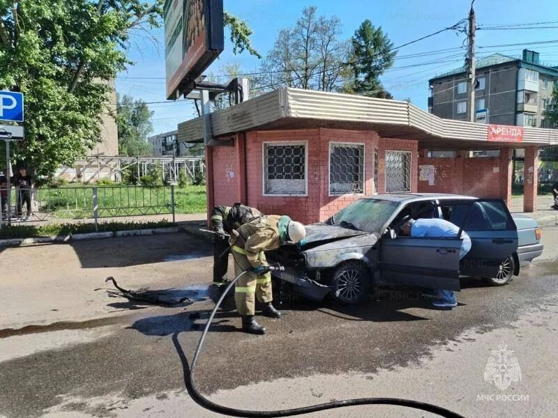 За сутки сотрудники МЧС России выезжали 17 раз: тушение пожаров, изъятие ВОП и помощь населению За прошедшие сутки орловские пожарно-спасательные подразделения выезжали 17 раз, из них 8 выездов на ликвидацию возгораний и 9... За сутки сотрудники МЧС России выезжали 17 раз: тушение пожаров, изъятие ВОП и помощь населению За прошедшие сутки орловские пожарно-спасательные подразделения выезжали 17 раз, из них 8 выездов на ликвидацию возгораний и 9...