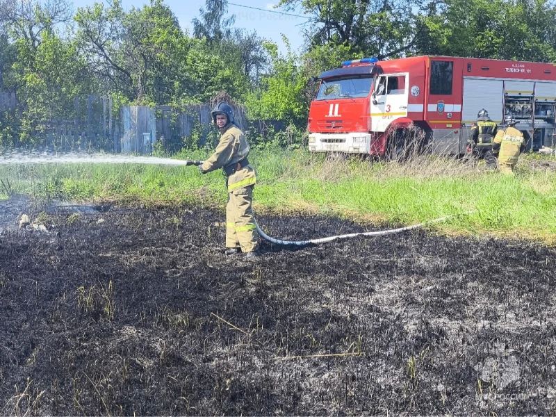 Итоги суток: в Хотынце горел гараж, в Свердловском районе потушили магазин За прошедшие сутки орловские пожарно-спасательные подразделения выезжали 14 раз, из них 8 выездов на ликвидацию возгораний и 6 выездов на помощь...