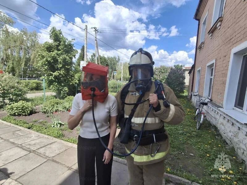 В Шаблыкино школа искусств под защитой сотрудников МЧС России В Шаблыкино школа искусств под защитой сотрудников МЧС России