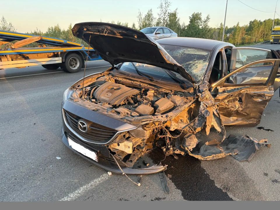 После массового ДТП с участием 4 автомобилей на орловской дороге госпитализирована женщина-пассажир