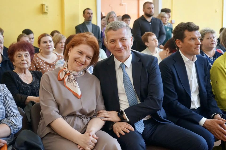 Без пяти минут студенты: в школах Орла прозвенели последние звонки Без пяти минут студенты: в школах Орла прозвенели последние звонки