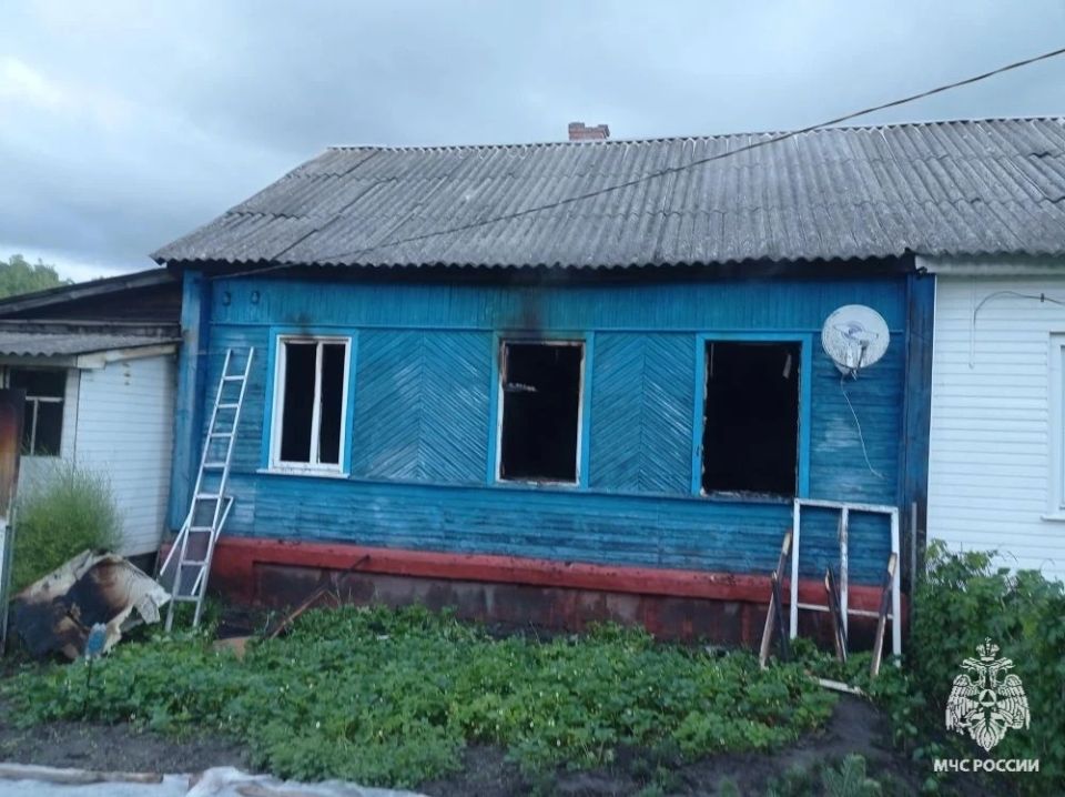 В минувшую пятницу в Дмитровском районе тушили дом и баню В минувшую пятницу в Дмитровском районе тушили дом и баню