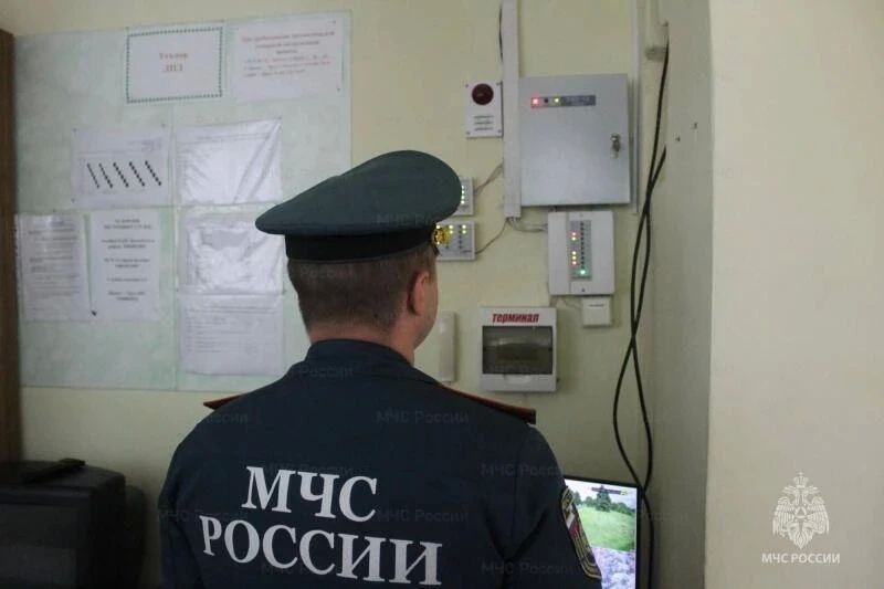 Сотрудники МЧС России проверяют состояние пожарной безопасности оздоровительных детских лагерей Орловщины Сотрудники МЧС России проверяют состояние пожарной безопасности оздоровительных детских лагерей Орловщины