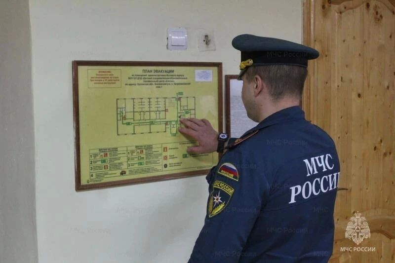Сотрудники МЧС России проверяют состояние пожарной безопасности оздоровительных детских лагерей Орловщины Сотрудники МЧС России проверяют состояние пожарной безопасности оздоровительных детских лагерей Орловщины