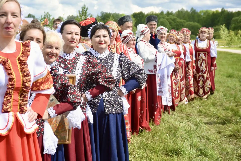 Андрей Клычков: Главный фольклорный праздник года «Троицкие хороводы» прошел на Орловщине по-настоящему ярко, душевно и на своем традиционном месте Андрей Клычков: Главный фольклорный праздник года «Троицкие хороводы» прошел на Орловщине по-настоящему ярко, душевно и на своем традиционном месте