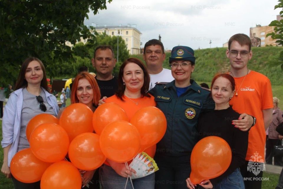 В День защиты детей сотрудники МЧС России провели акцию «Мои безопасные каникулы» В День защиты детей сотрудники МЧС России провели акцию «Мои безопасные каникулы»