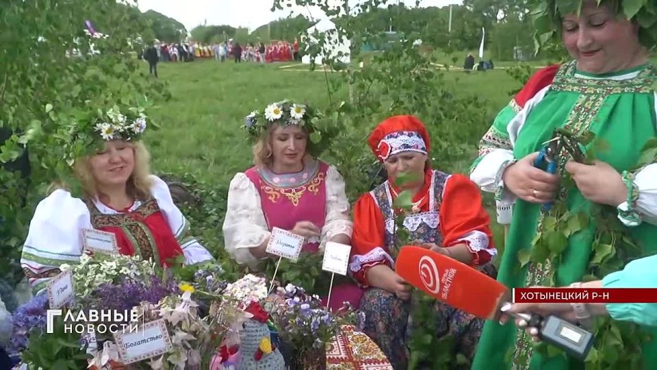 Орловщина закружилась в Троицких хороводах!