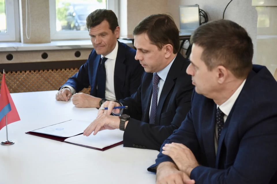 Андрей Клычков: Вторая важная договоренность – с генеральным директором ООО «Мценсколеопродукт» Иваном Сергеевичем Афанасьевым Андрей Клычков: Вторая важная договоренность – с генеральным директором ООО «Мценсколеопродукт» Иваном Сергеевичем Афанасьевым
