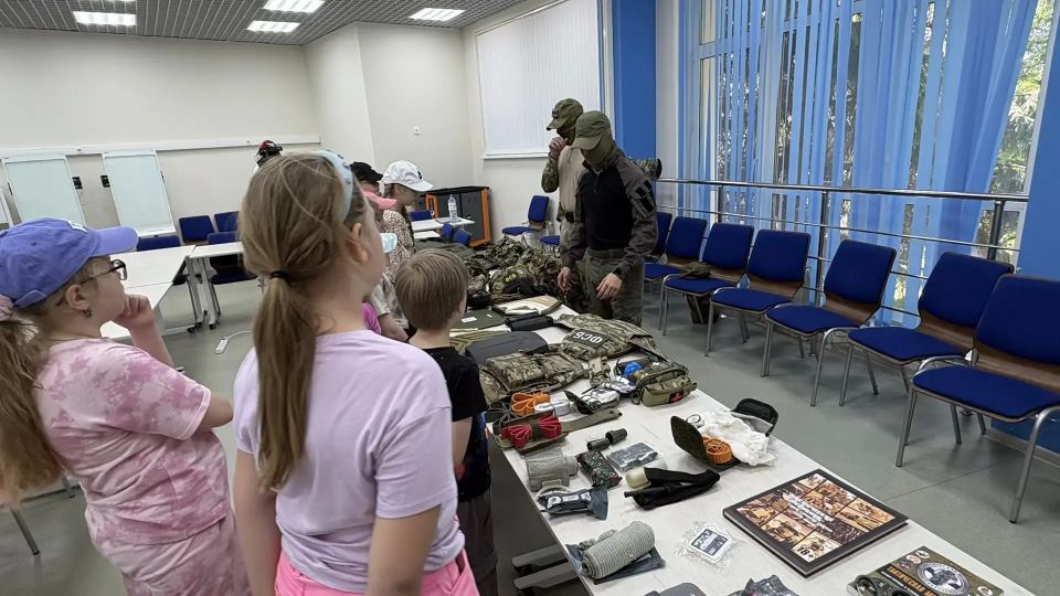 Для юных орловчан в Кванториуме стартовали «Инженерные каникулы» Для юных орловчан в Кванториуме стартовали «Инженерные каникулы»