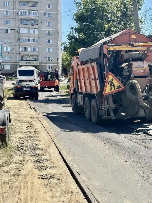 Почти 2,5 тыс. кв. м дорог: «Спецавтобаза» продолжает ямочный ремонт в Орле Почти 2,5 тыс. кв. м дорог: «Спецавтобаза» продолжает ямочный ремонт в Орле