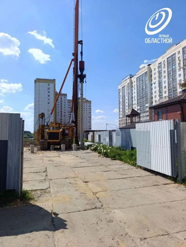 В Зареченском микрорайоне в Орле началось строительство большого храма. В Зареченском микрорайоне в Орле началось строительство большого храма.