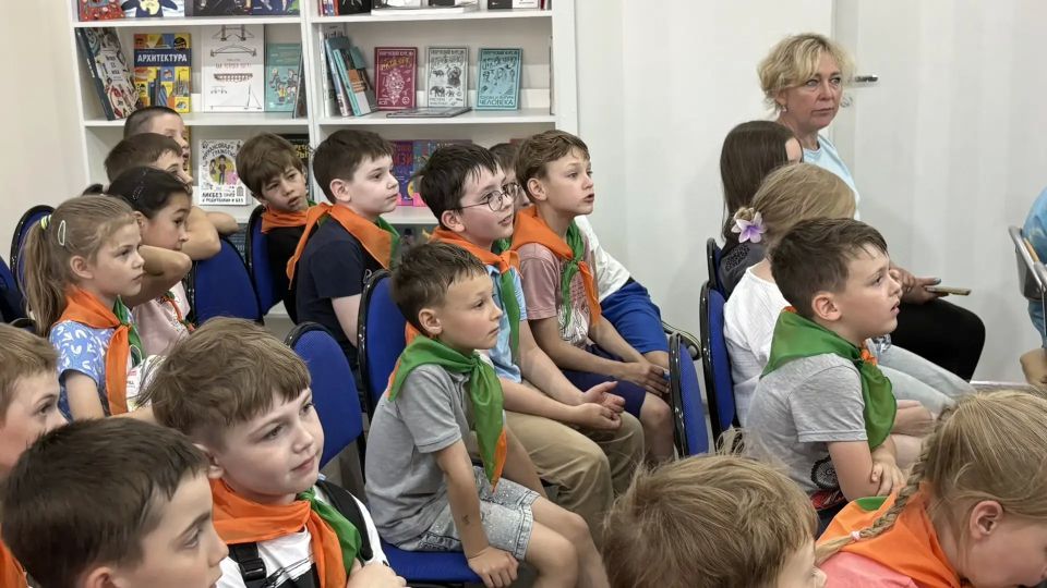 Для юных орловчан провели познавательное занятие о Родине, её истории и традициях Для юных орловчан провели познавательное занятие о Родине, её истории и традициях