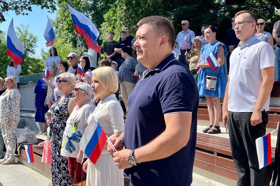 Орёл отмечает День России: концерты, ярмарки и патриотические акции Орёл отмечает День России: концерты, ярмарки и патриотические акции