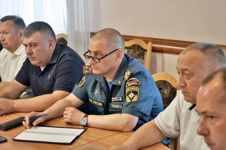 Продолжаем работу по ликвидации последствий попадания БПЛА в многоквартирный дом в Северном районе Продолжаем работу по ликвидации последствий попадания БПЛА в многоквартирный дом в Северном районе