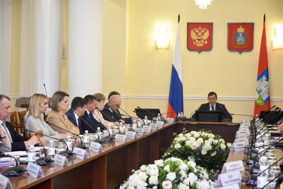 Губернатор Андрей Клычков поручил завершить восстановительные работы дома, атакованного беспилотником