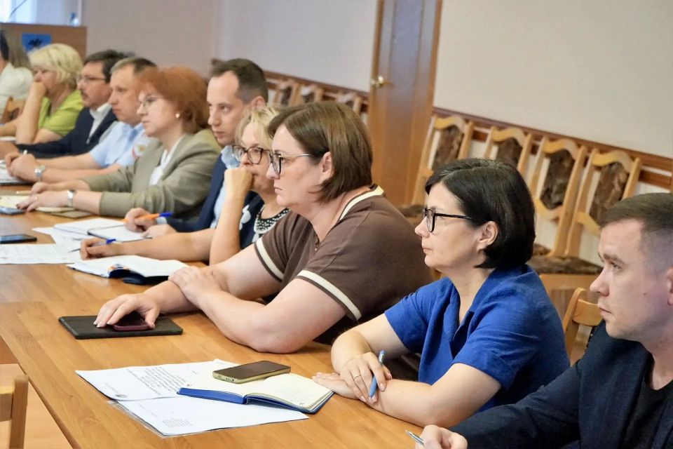 Продолжаем работу по ликвидации последствий попадания БПЛА в многоквартирный дом в Северном районе Продолжаем работу по ликвидации последствий попадания БПЛА в многоквартирный дом в Северном районе