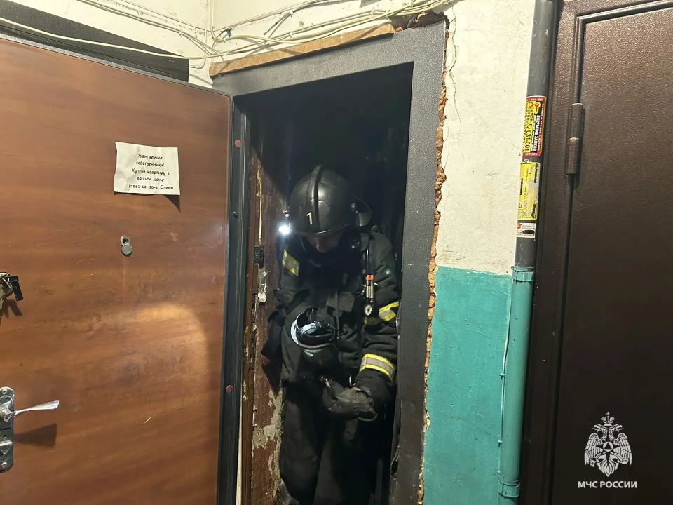 В Орле сотрудники МЧС России спасли 20 человек на пожаре В Орле сотрудники МЧС России спасли 20 человек на пожаре